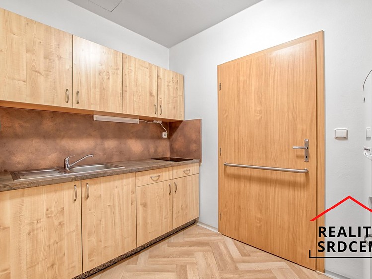 Комерційне приміщення на продаж, 1 267 м² (24 з 35)