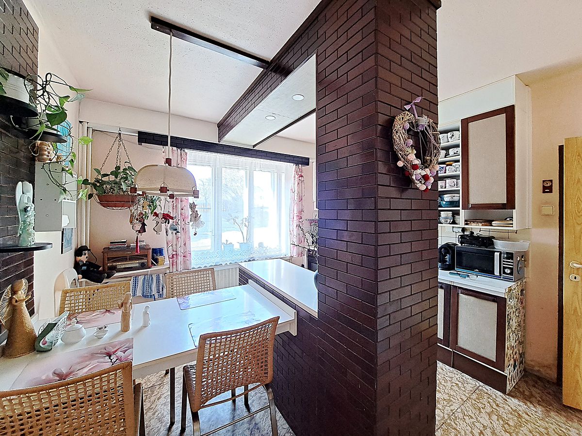 Prodej rodinného domu 300 m², pozemek 1830 m² – fotografie 5