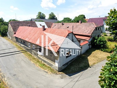 Prodej  zemědělské usedlosti 600 m², pozemek 2 245 m²
