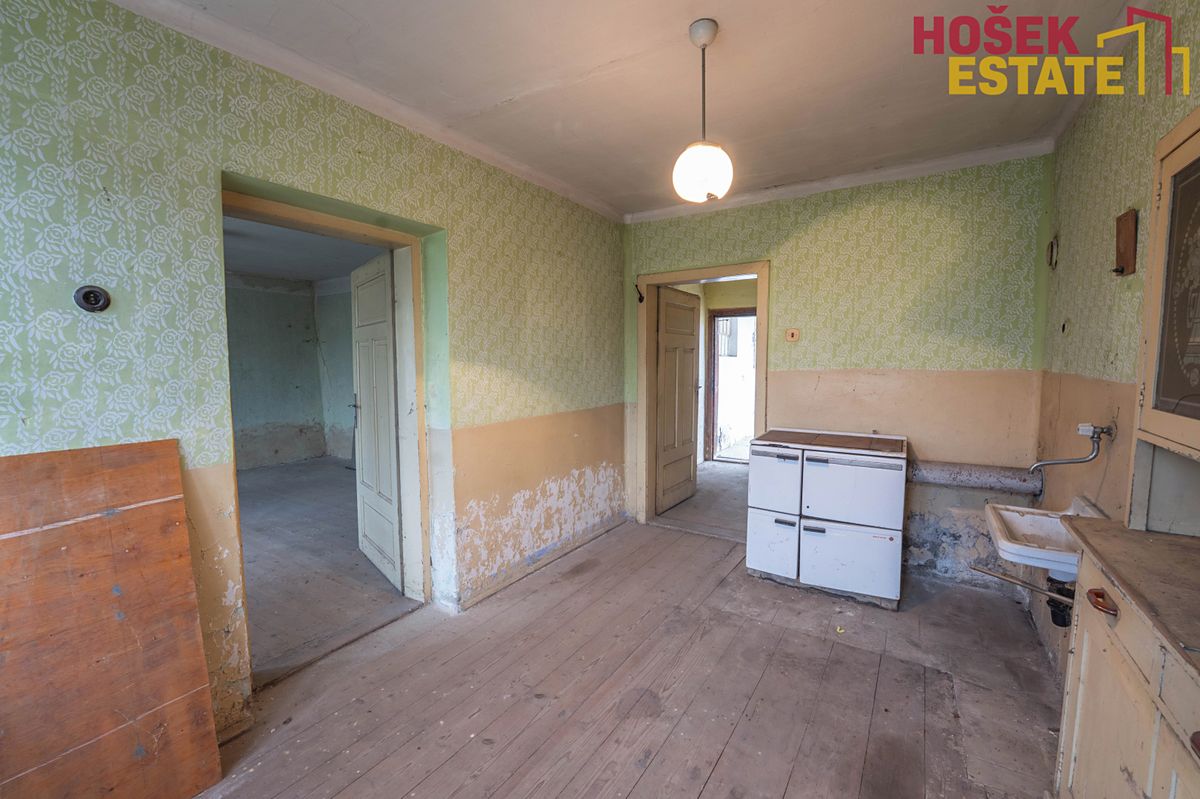 Prodej rodinného domu 177 m², pozemek 826 m² – fotografie 4