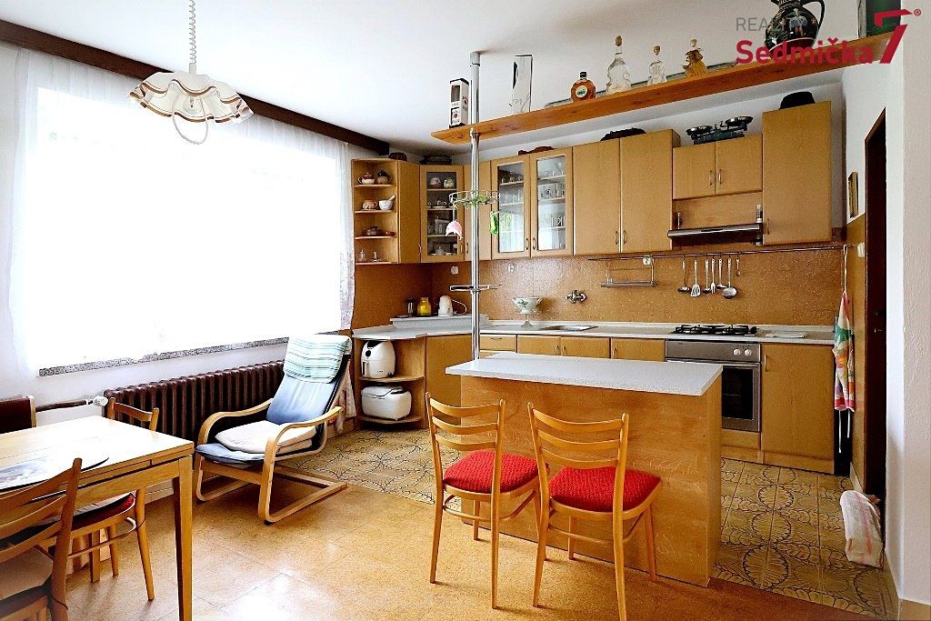 Prodej rodinného domu 155 m², pozemek 902 m² – fotografie 5