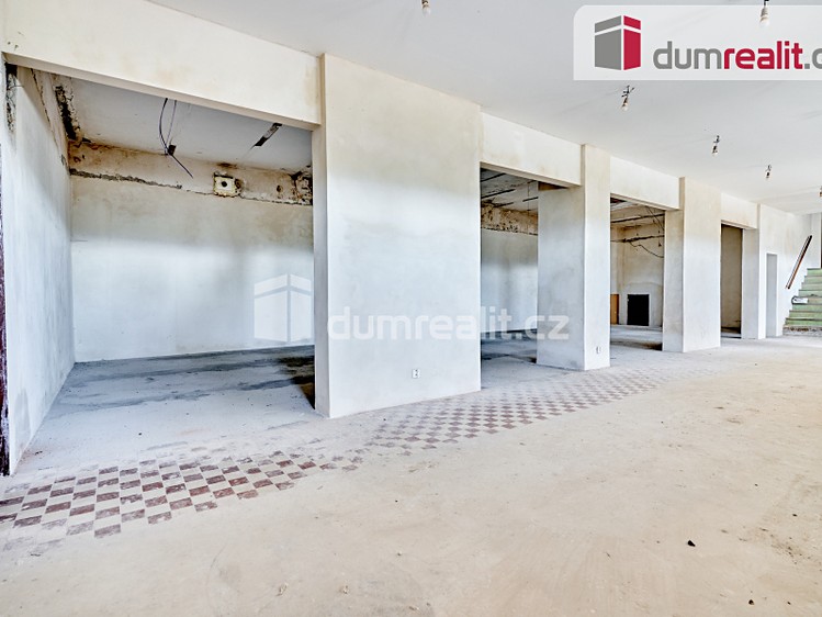 Prodej komerčního prostoru, 2 500 m² (15 z 32)