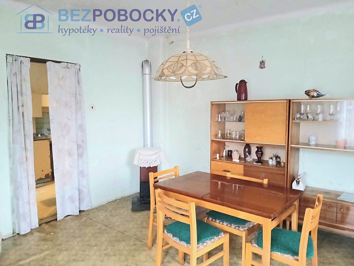 Prodej rodinného domu 120 m², pozemek 1438 m² – fotografie 2