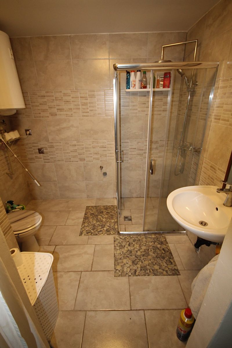 Prodej rodinného domu 466 m², pozemek 1305 m² – fotografie 4