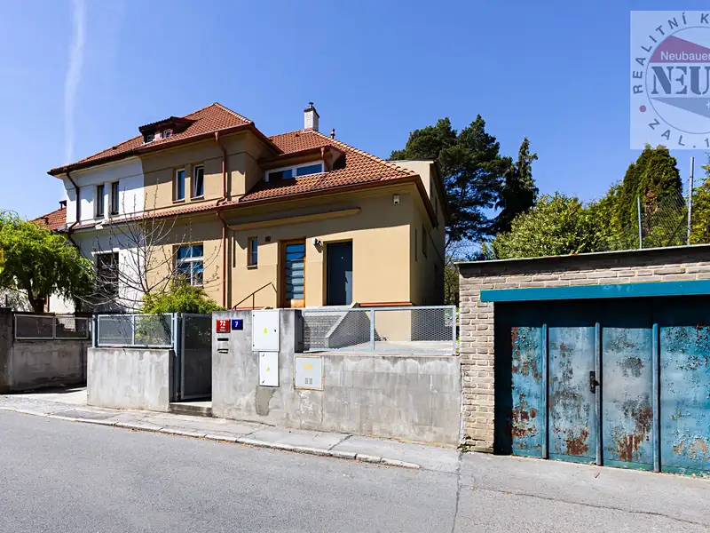 Pronájem bytu 4+kk 150 m², Praha – náhled fotky 2