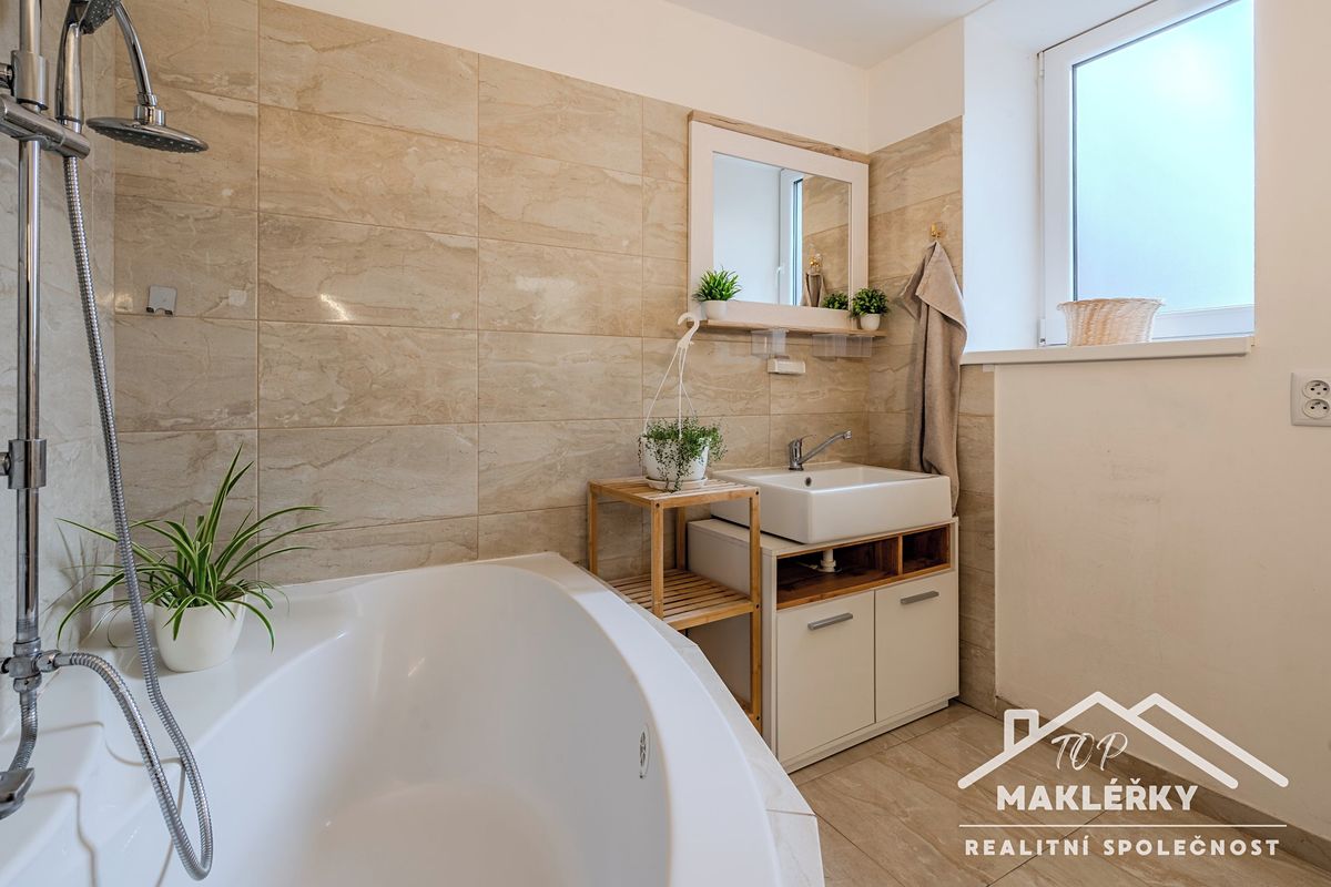 Prodej rodinného domu 153 m², pozemek 272 m² – fotografie 3