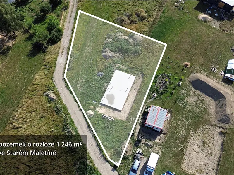 Prodej stavebního pozemku 1246 m², Maletín – náhled fotky 1