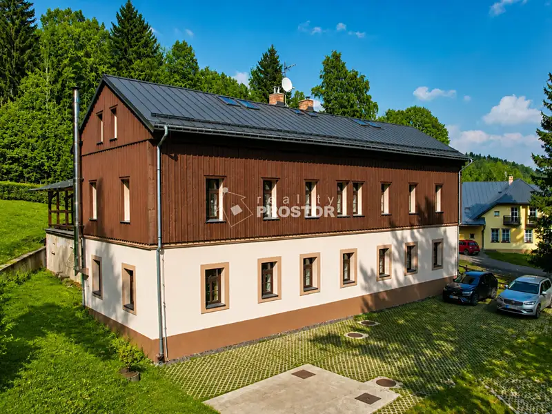 Prodej rodinného domu 520 m², pozemek 1794 m², Smržovka – náhled fotky 1