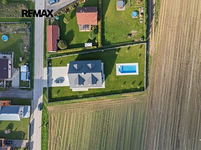 Prodej stavebního pozemku 1671 m²