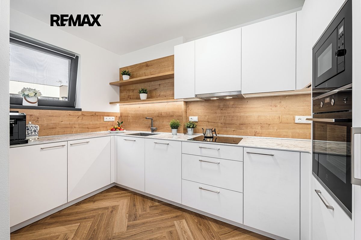 Prodej rodinného domu 142 m², pozemek 547 m² – fotografie 2