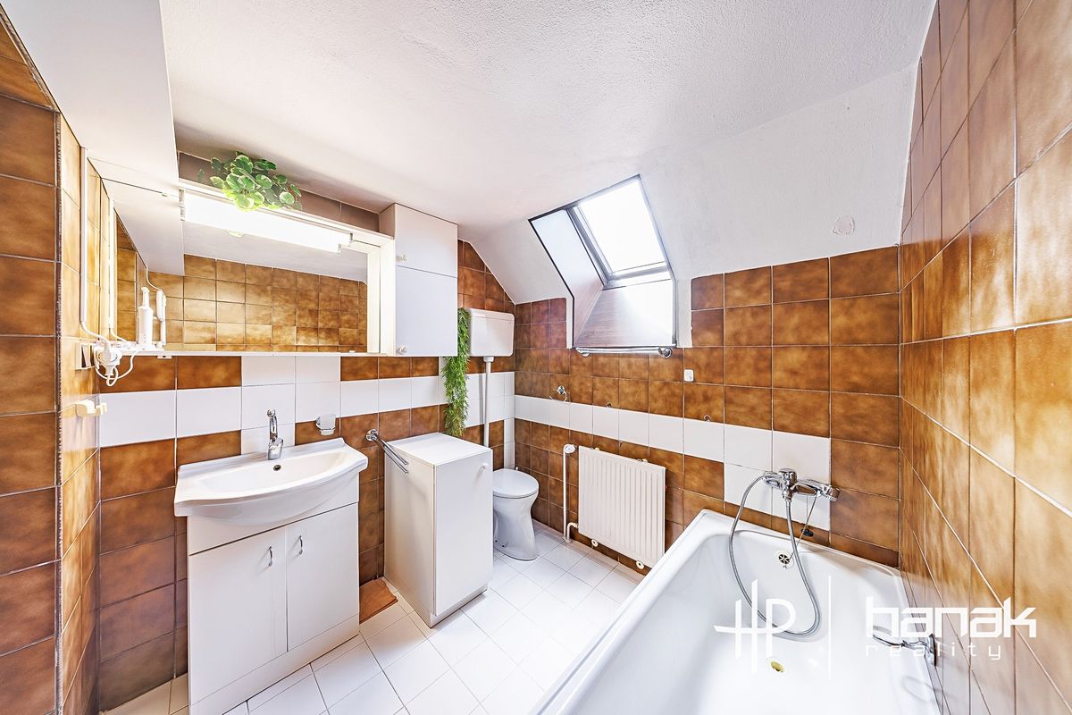 Prodej rodinného domu 277 m², pozemek 3924 m² – fotografie 5
