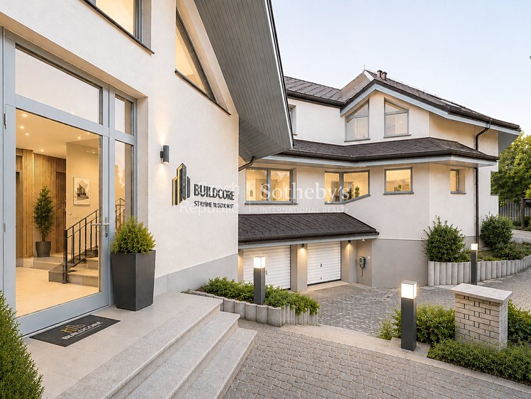 Prodej komerčního prostoru, 609 m² (2 z 12)