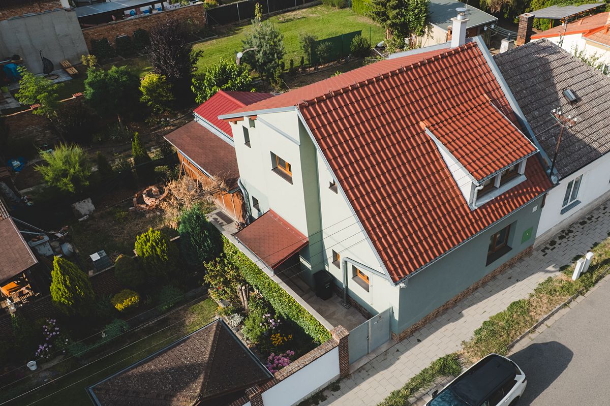 Prodej rodinného domu 181 m², pozemek 214 m² – fotografie 2