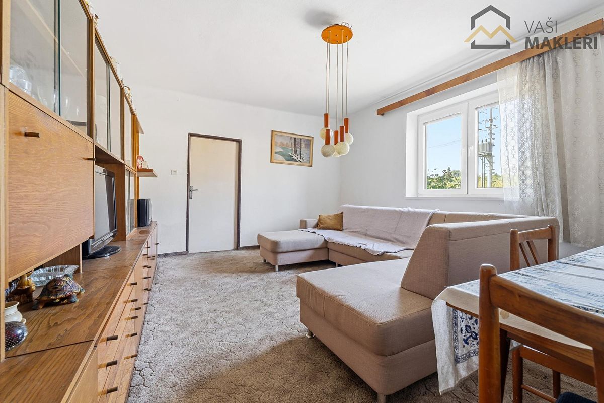 Prodej rodinného domu 124 m², pozemek 1378 m² – fotografie 2