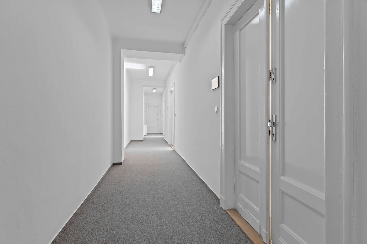 Pronájem kanceláře 26 m² – fotografie 3