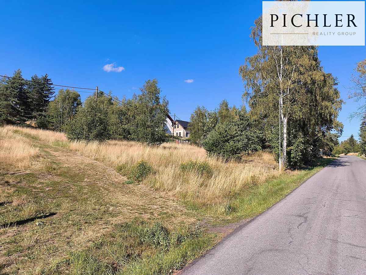 Prodej stavebního pozemku 2839 m², Smolné Pece – fotka 1 z 3