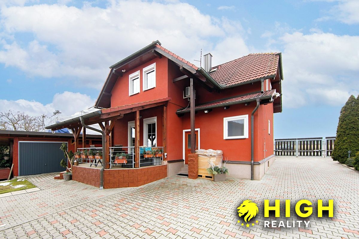 Prodej rodinného domu 304 m², pozemek 882 m² – fotografie 4