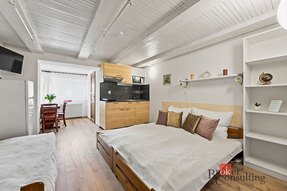 Prodej rodinného domu 390 m², pozemek 2016 m² – fotografie 3