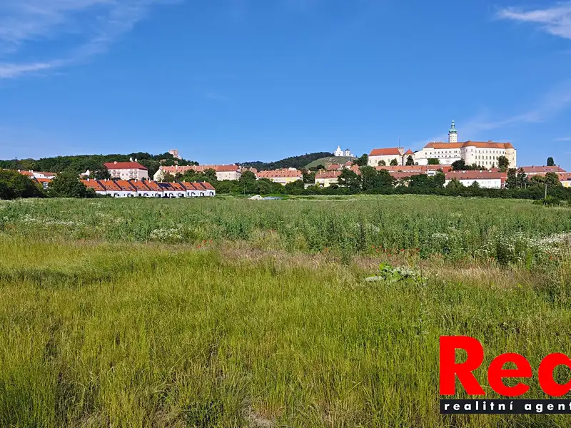 Prodej stavebního pozemku 783 m², Mikulov – náhled fotky 1