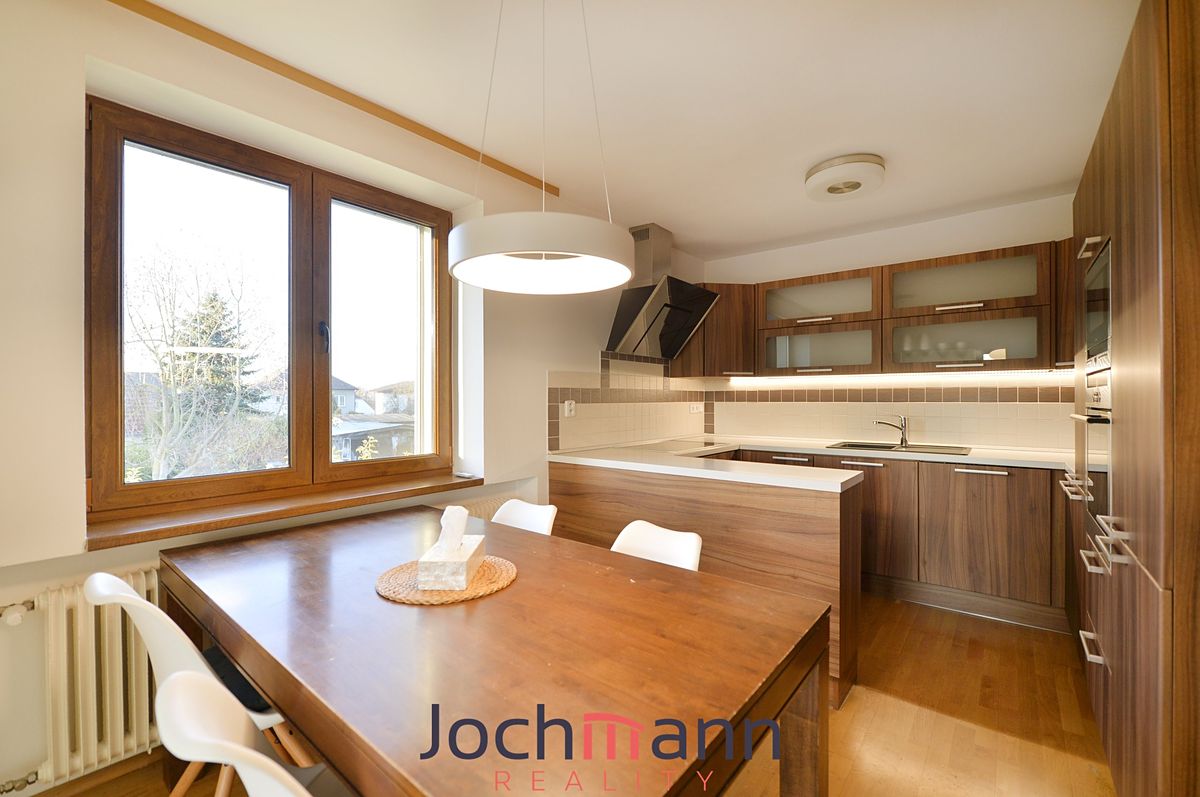 Pronájem rodinného domu 131 m², pozemek 1014 m²