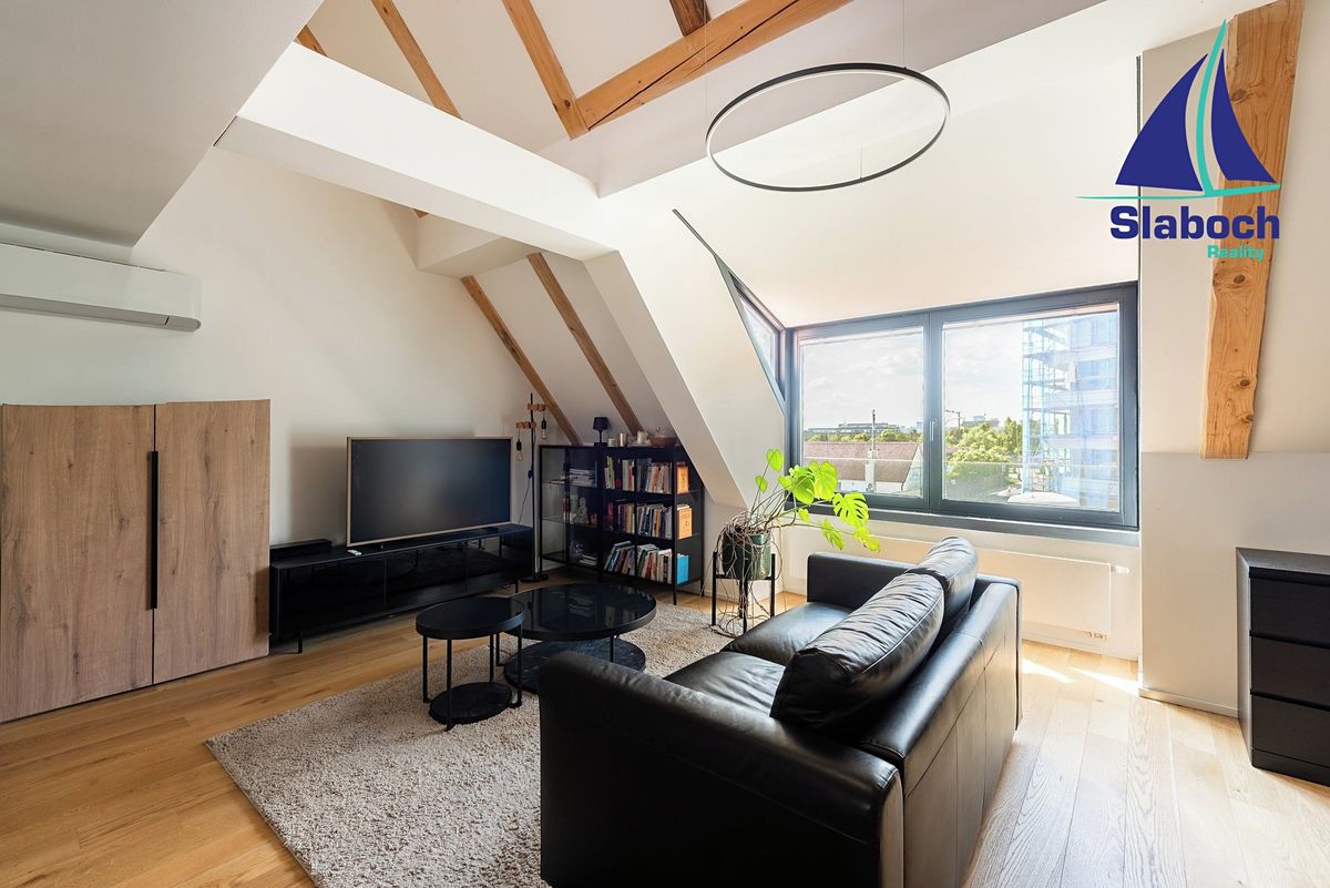 Pronájem bytu 2+kk 77 m² – fotografie 5