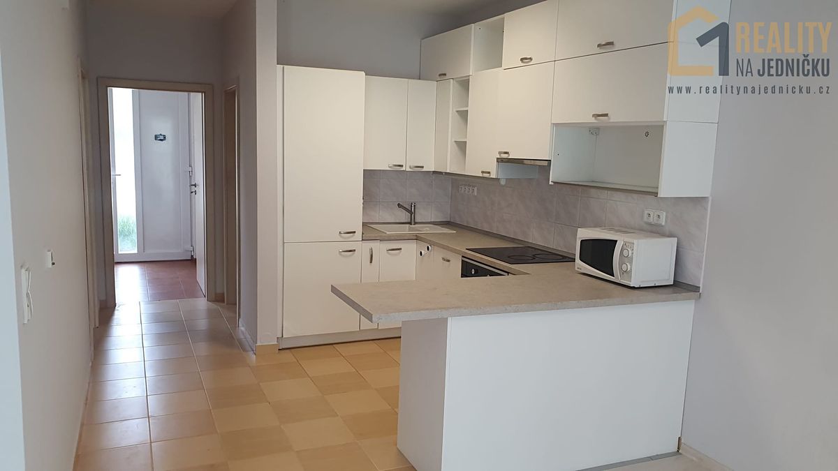 Pronájem bytu 2+kk 72 m² – fotografie 3