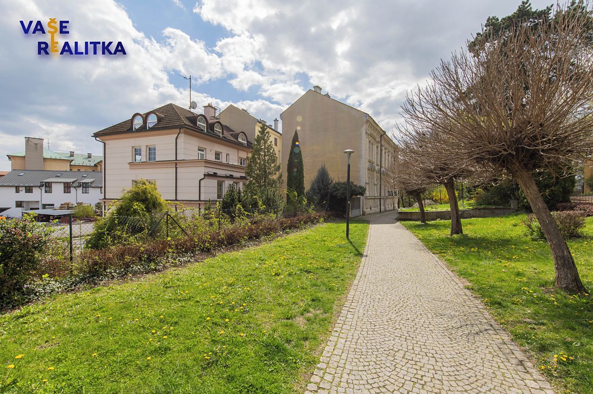 Prodej rodinného domu 347 m², pozemek 193 m² – fotografie 3