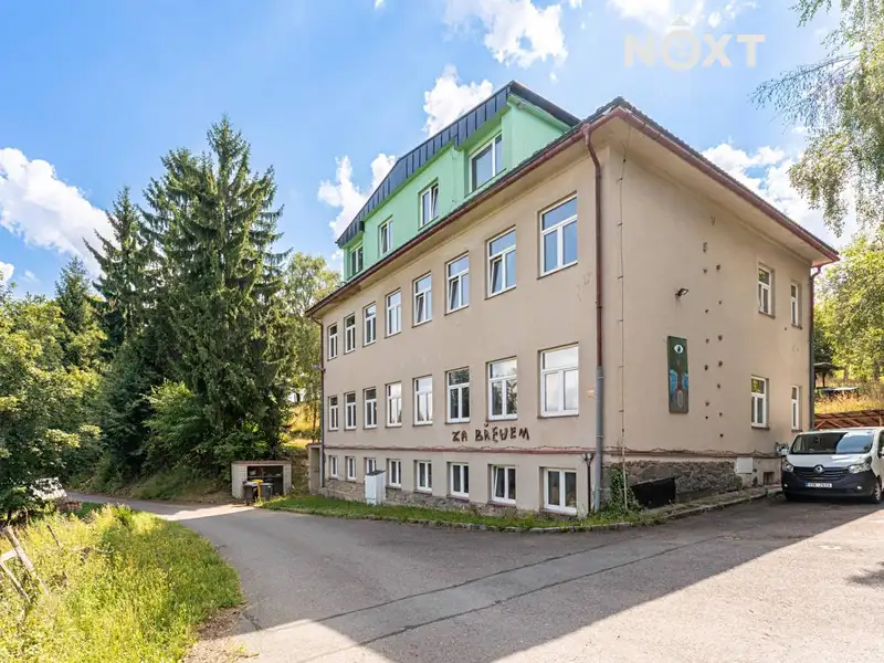 Prodej rodinného domu 900 m², pozemek 4998 m², Strážná – náhled fotky 1
