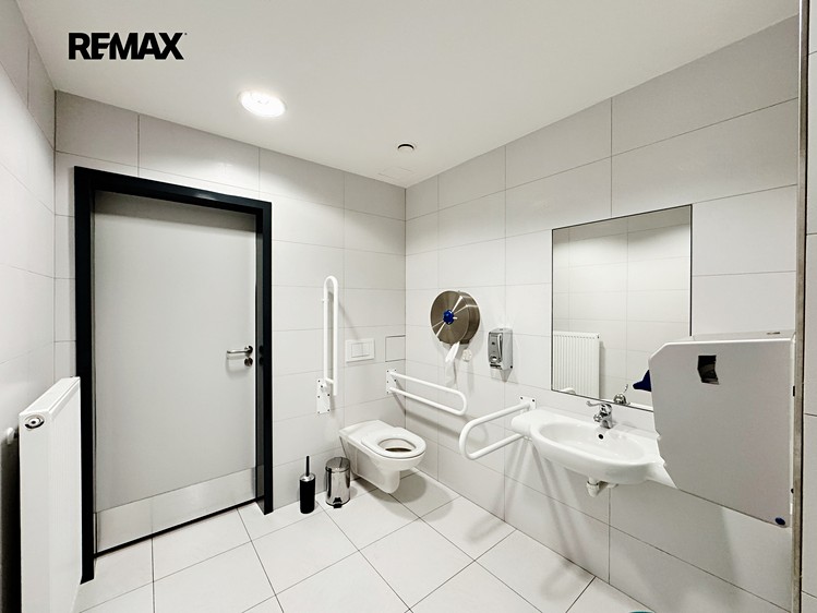 Комерційне приміщення в оренду, 650 м² (5 з 42)