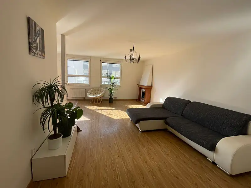 Prodej bytu 4+1 132 m², Praha – náhled fotky 2
