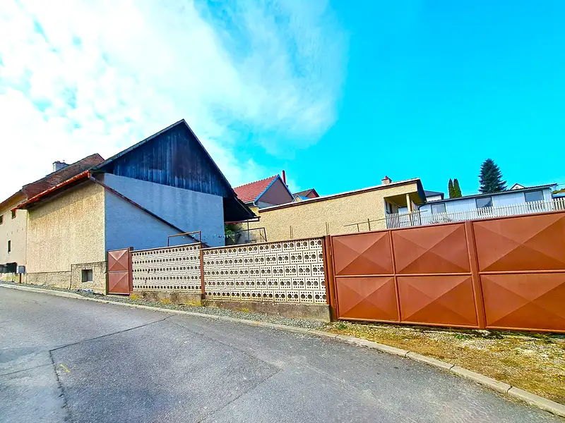 Prodej rodinného domu 300 m², pozemek 1830 m², Racková – náhled fotky 2