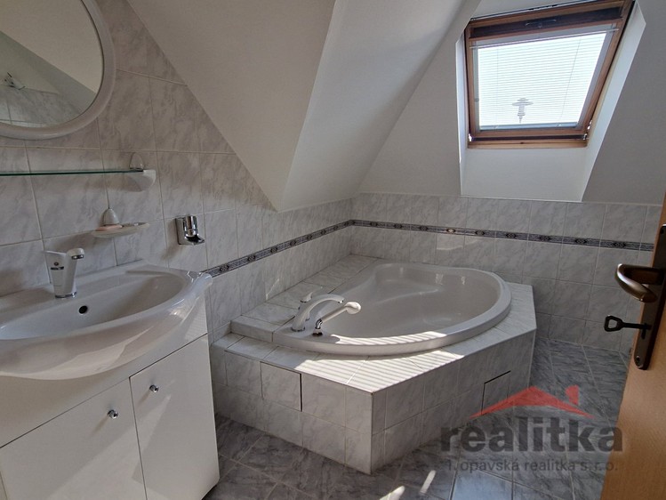 Pronájem domu, 140 m² (24 z 24)