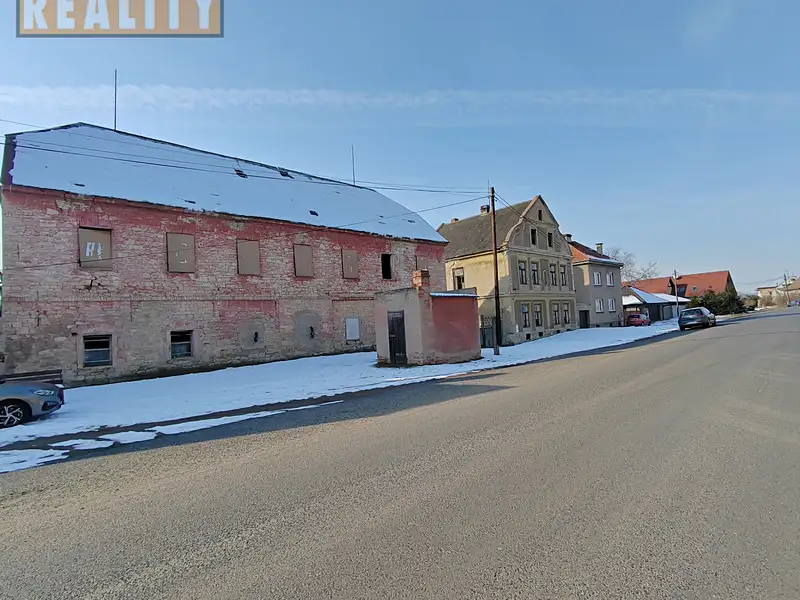 Prodej rodinného domu 276 m², pozemek 2292 m², Postoloprty – náhled fotky 3