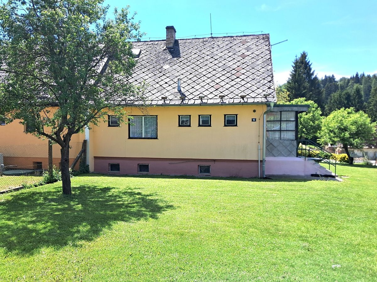 Prodej rodinného domu 100 m², pozemek 1008 m² – fotografie 2