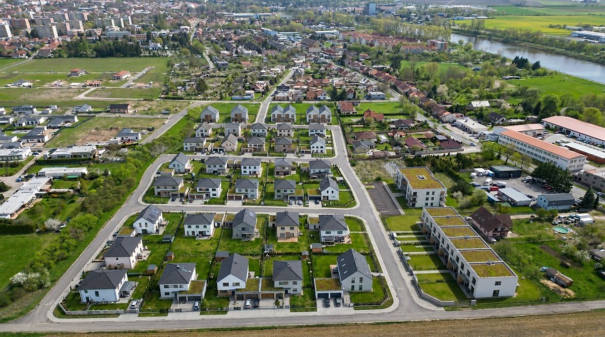Prodej stavebního pozemku 892 m² – fotografie 5