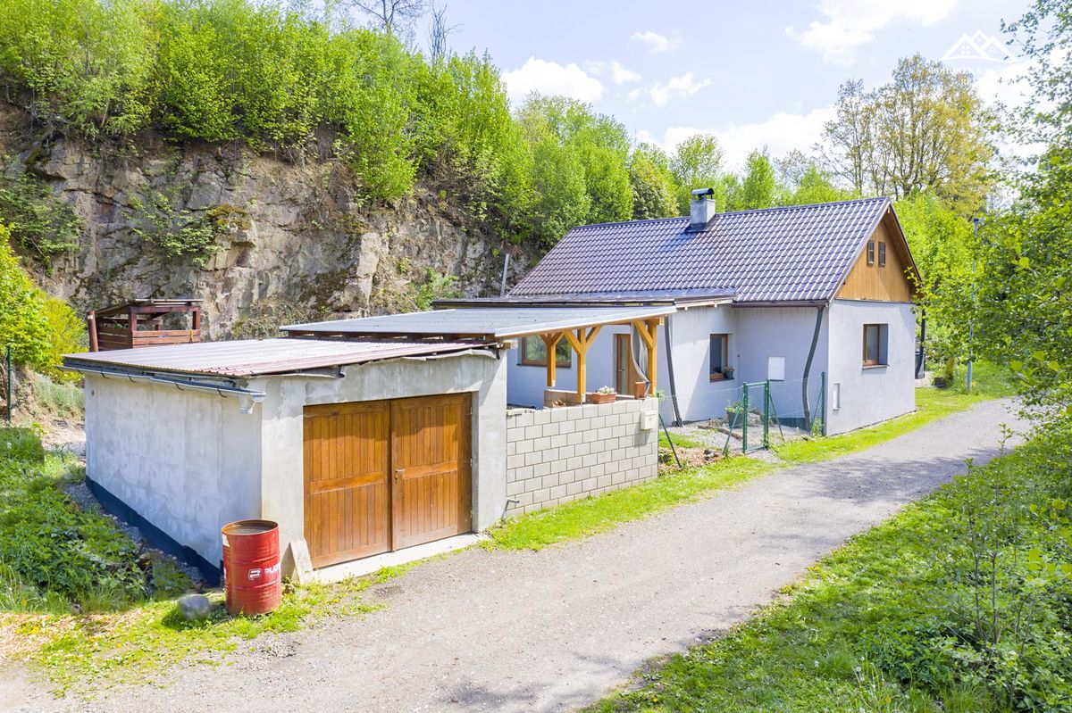 Prodej rodinného domu 88 m², pozemek 917 m² – fotografie 4
