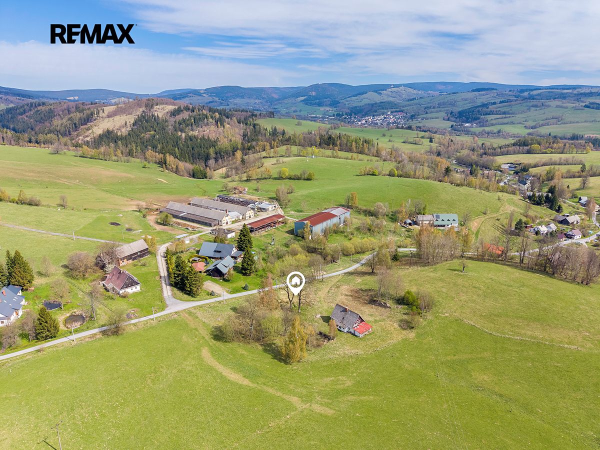 Prodej stavebního pozemku 1438 m² – fotografie 3