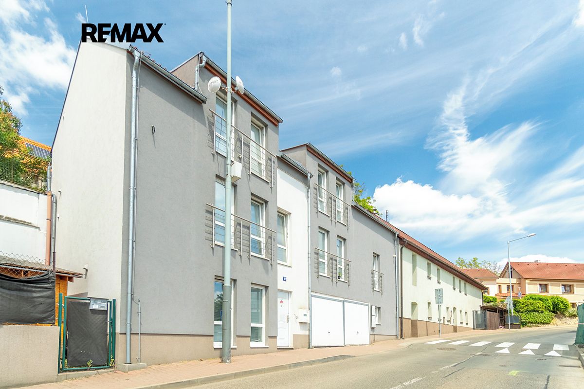Prodej rodinného domu 233 m², pozemek 121 m² – fotografie 5