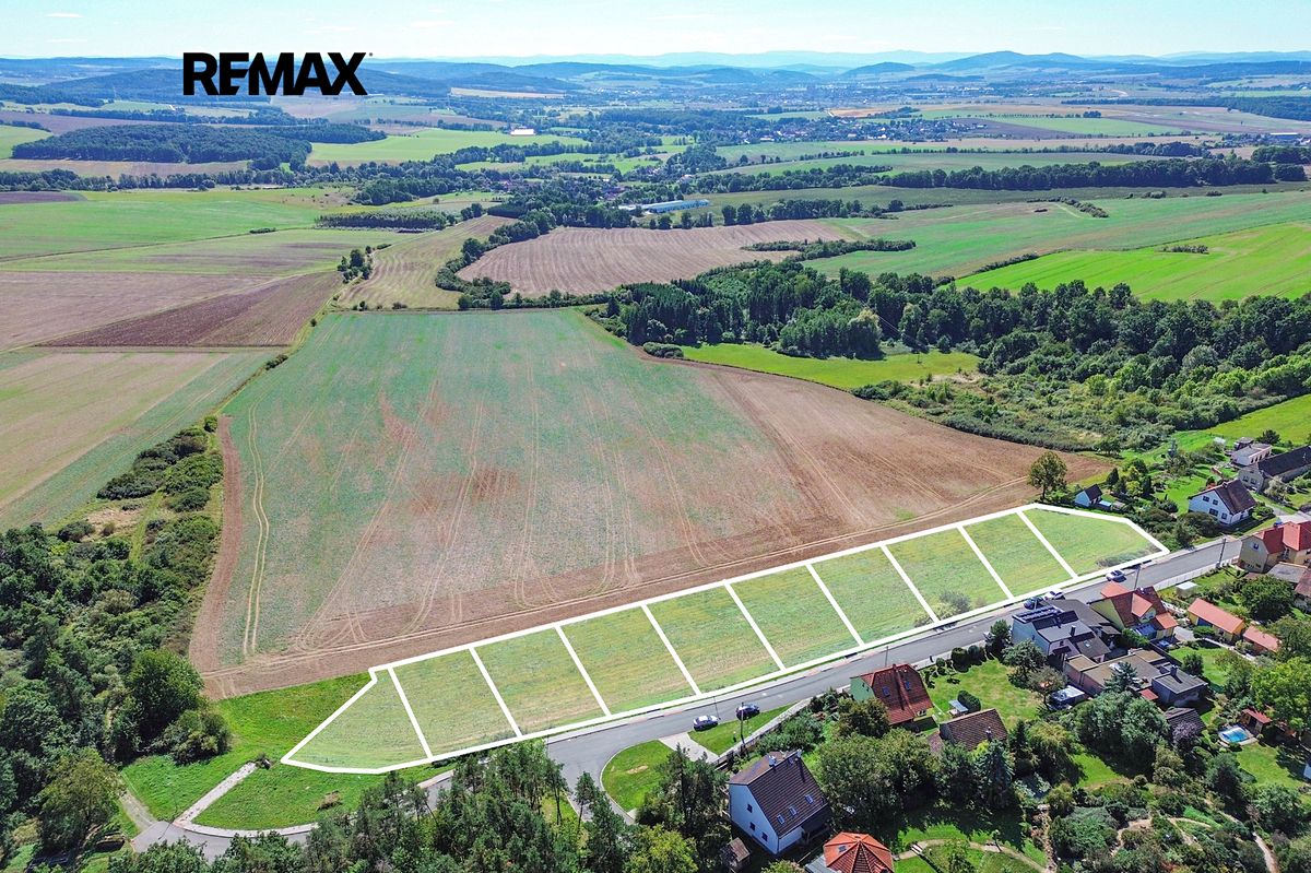 Prodej stavebního pozemku 732 m² – fotografie 2