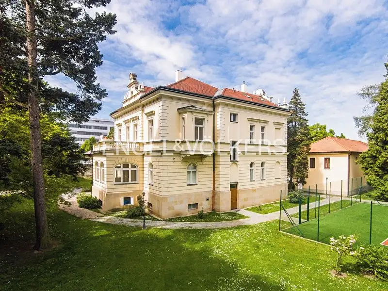 Pronájem kanceláře 827 m², Praha – náhled fotky 1