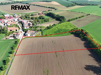 Prodej  pole 13 726 m²