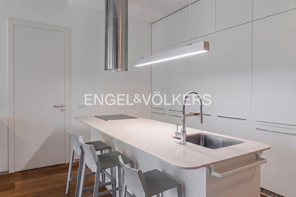 Pronájem bytu 4+kk 155 m² – fotografie 4