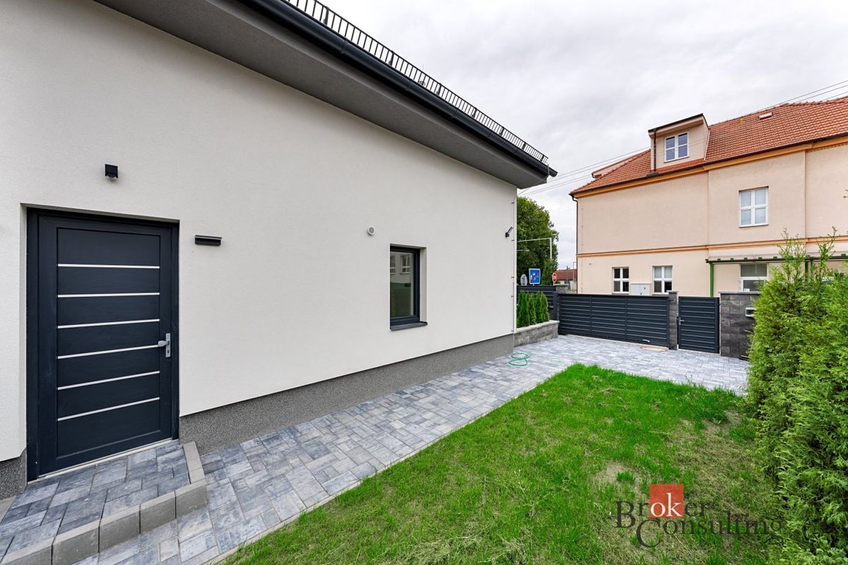 Prodej rodinného domu 110 m², pozemek 170 m² – fotografie 2