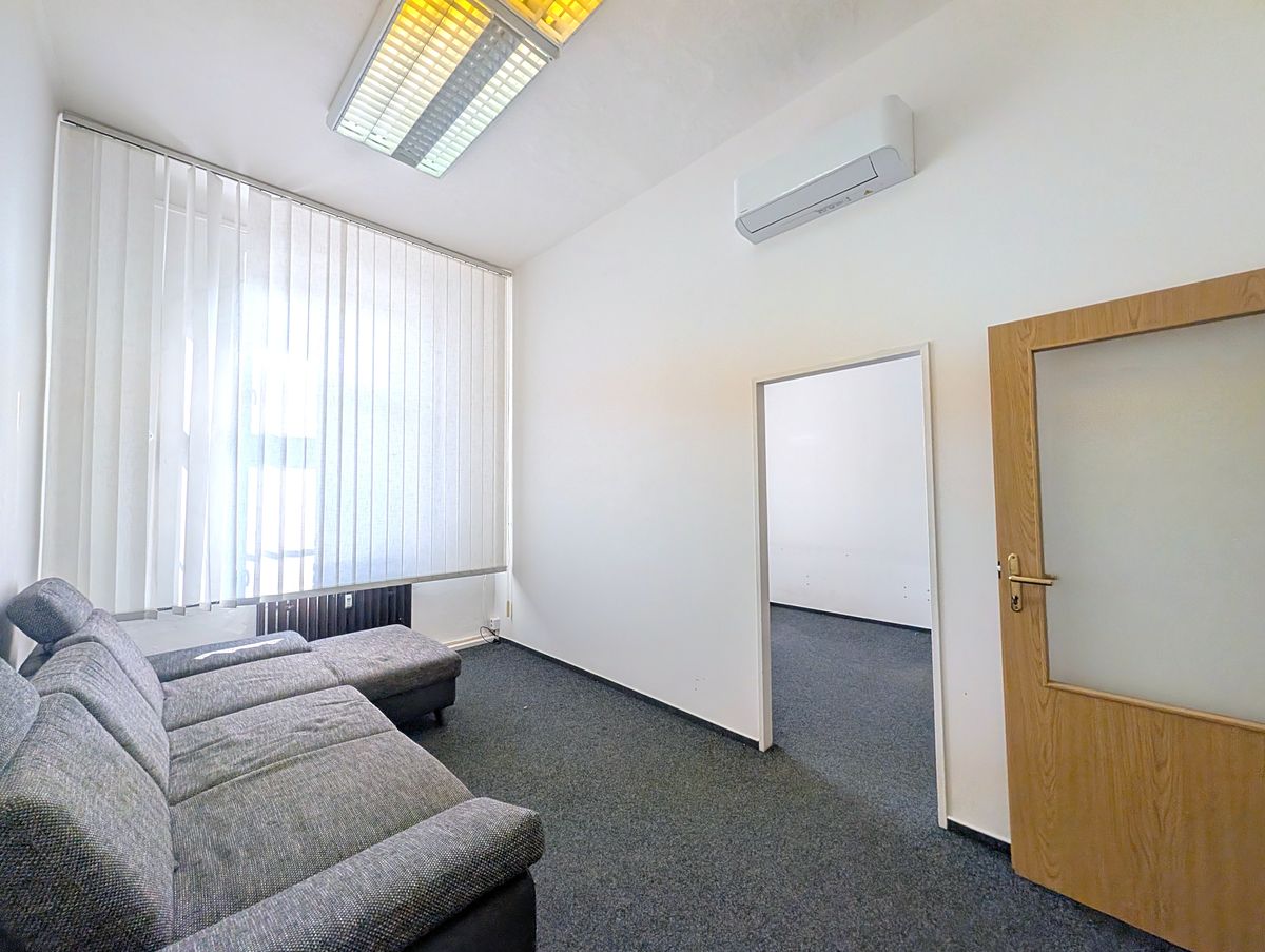 Pronájem kanceláře 26 m² – fotografie 2
