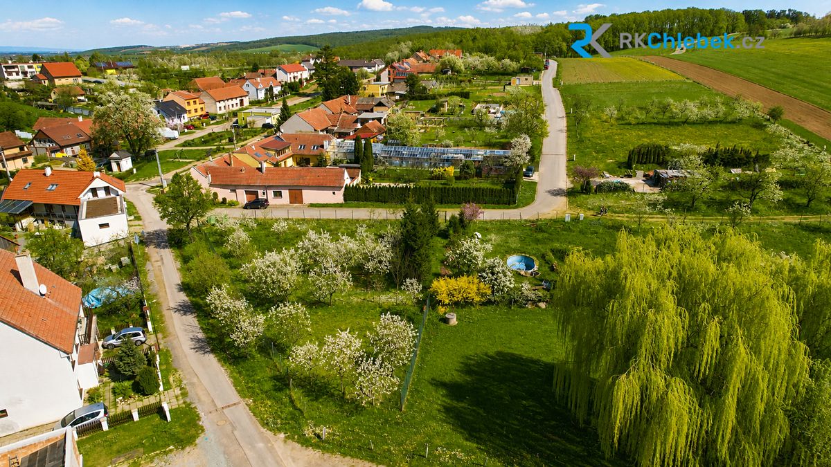 Prodej stavebního pozemku 1070 m² – fotografie 3