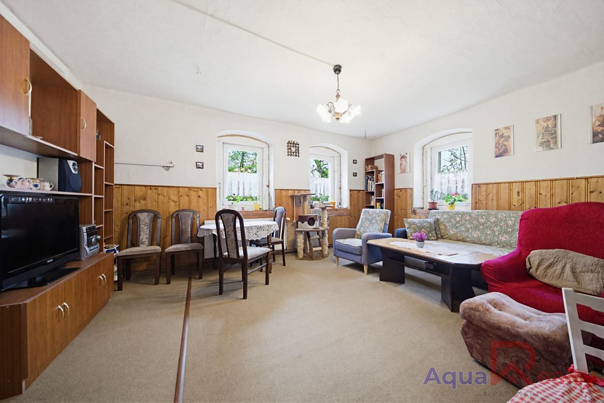 Prodej rodinného domu 330 m², pozemek 1180 m² – fotografie 3