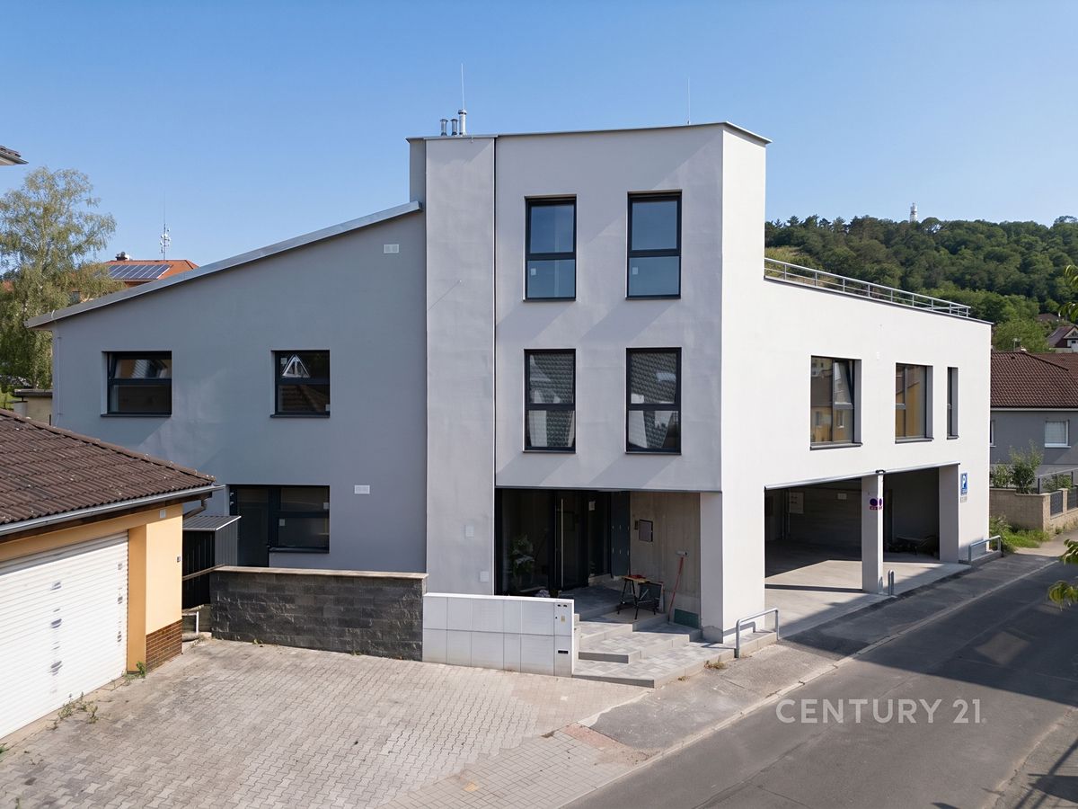 Pronájem bytu 4+kk 104 m² – fotografie 4