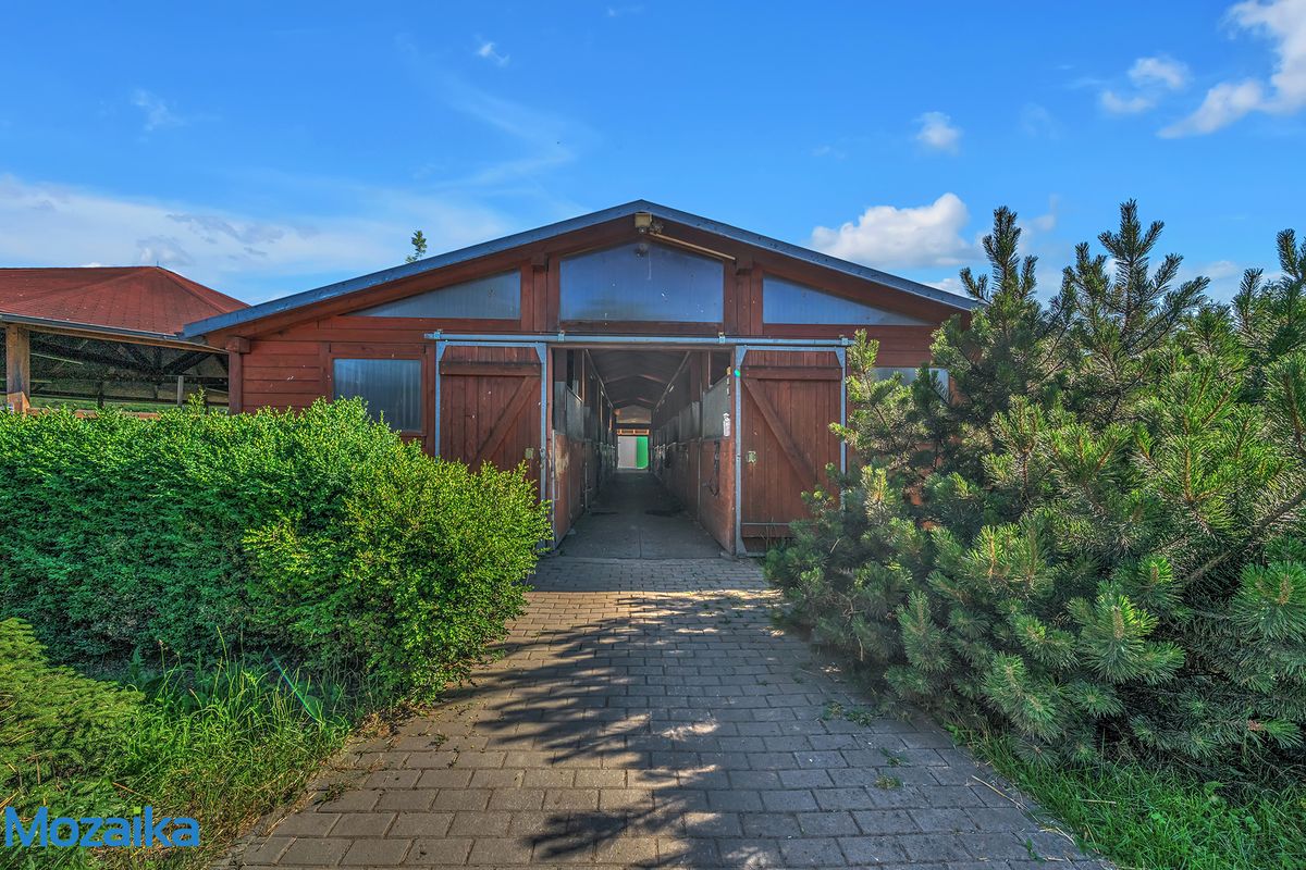 Pronájem zemědělské usedlosti 358 m², pozemek 59349 m²