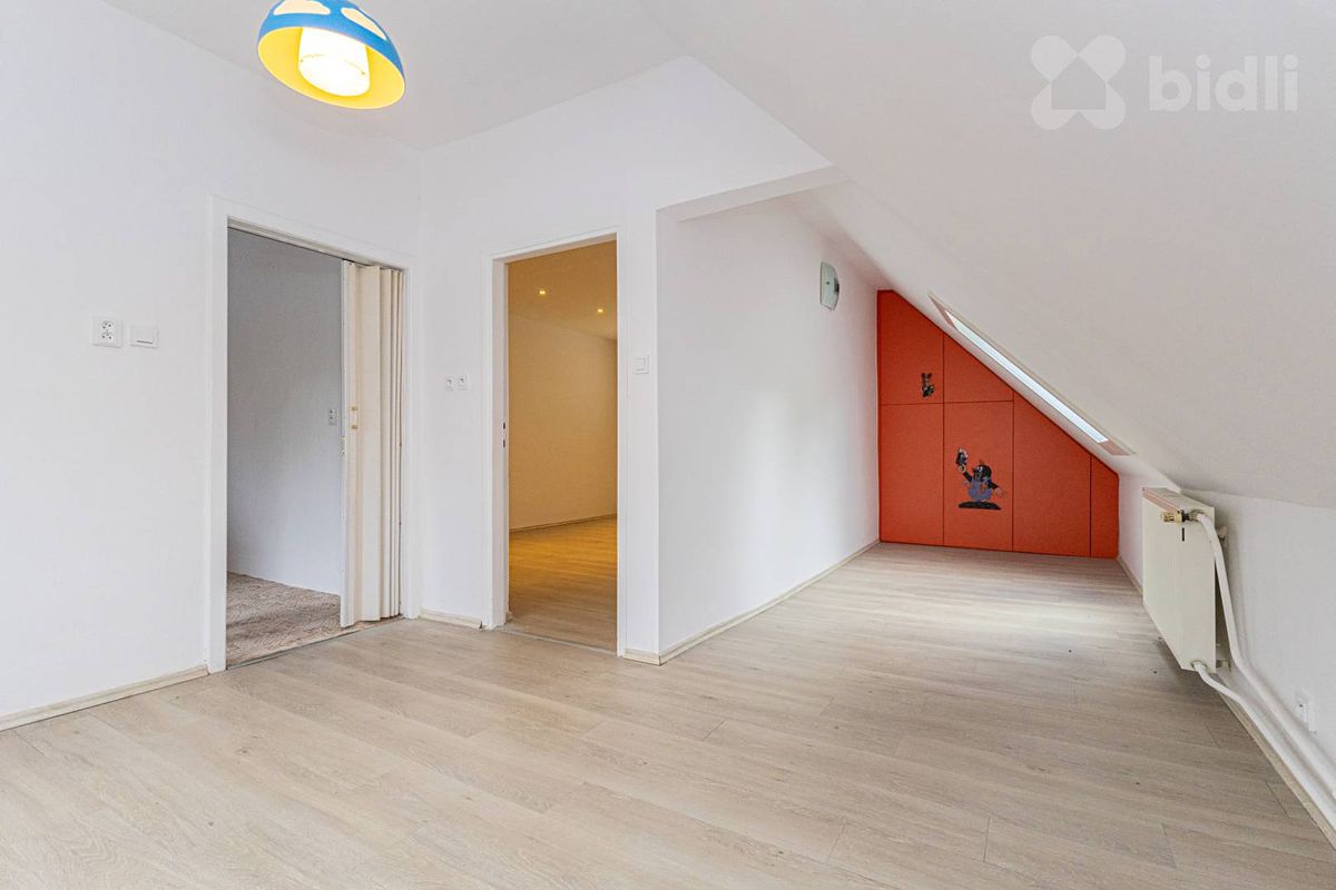Prodej rodinného domu 181 m², pozemek 678 m² – fotografie 5