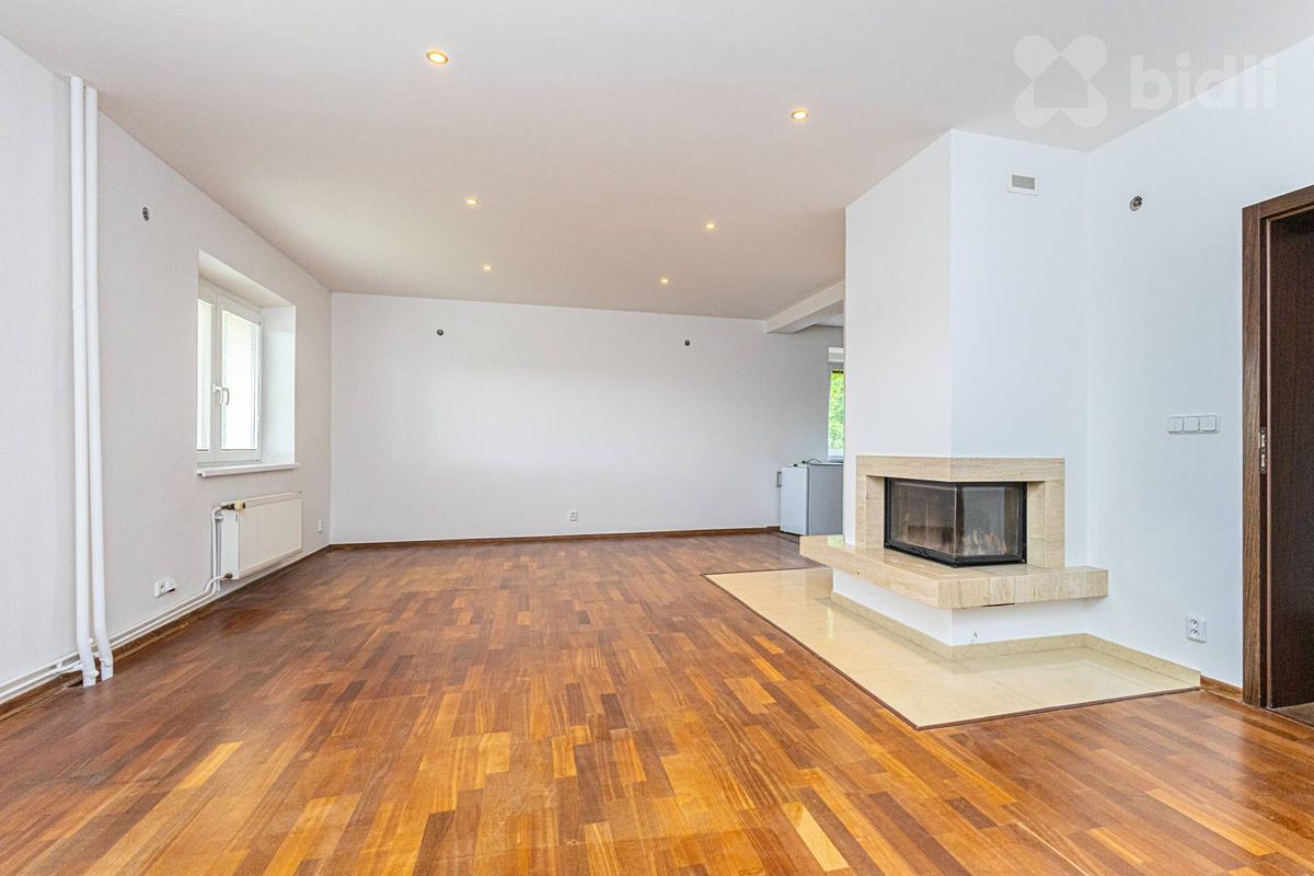 Prodej rodinného domu 181 m², pozemek 678 m² – fotografie 3